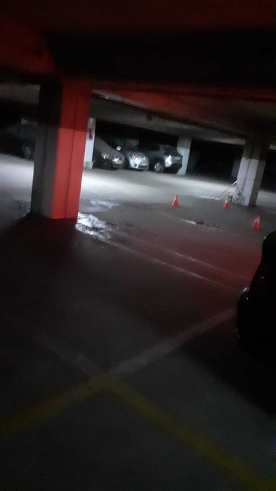 Lugar de garagem para arrendar em Algés