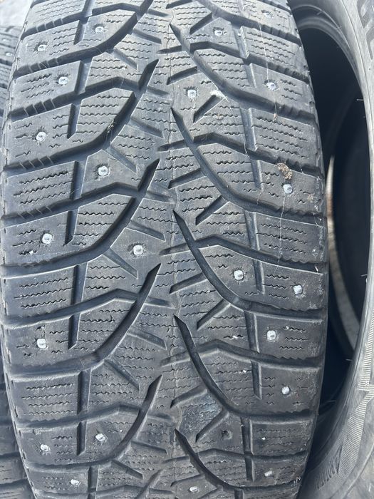 235/60R18 Bridgestone Blizzak Spike-02 SUV 107T