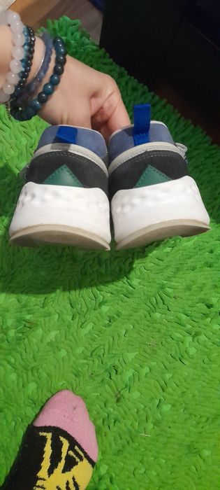 Фірмові кросівки NB