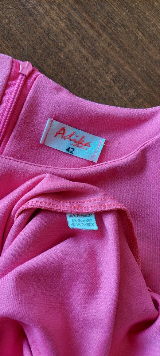 Adika r.42 malinowa sukienka, kieszenie