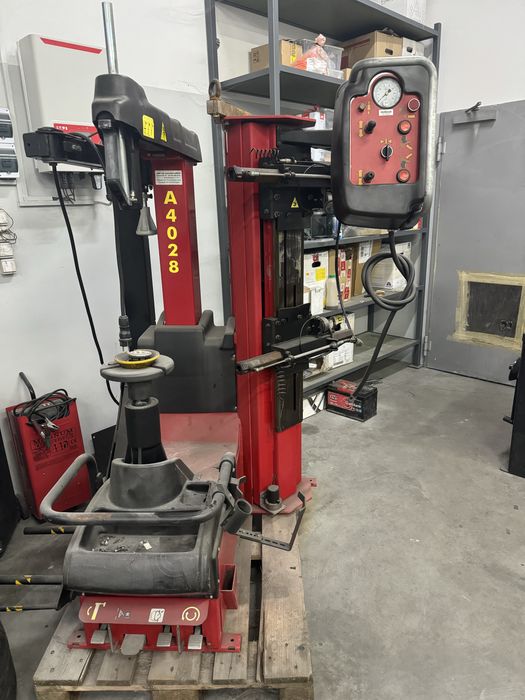 Montażownica do opon Corghi