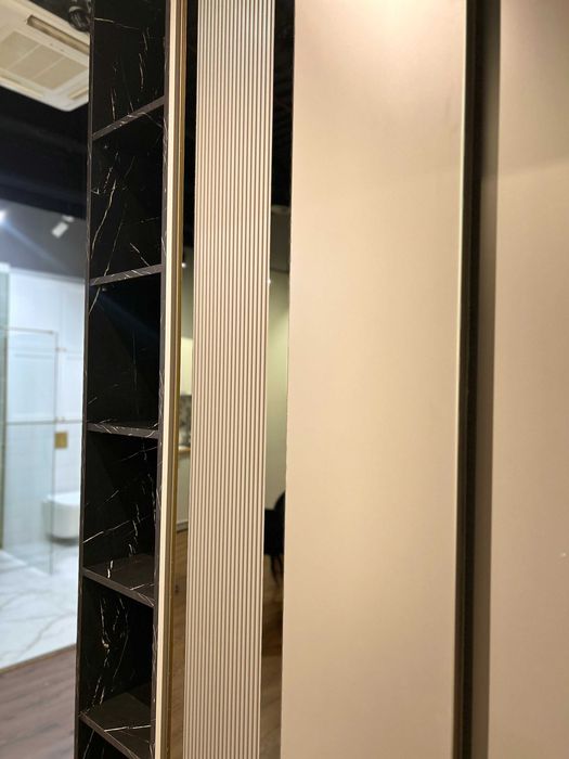 Nowoczesna i elegancka szafa z otwartym regałem