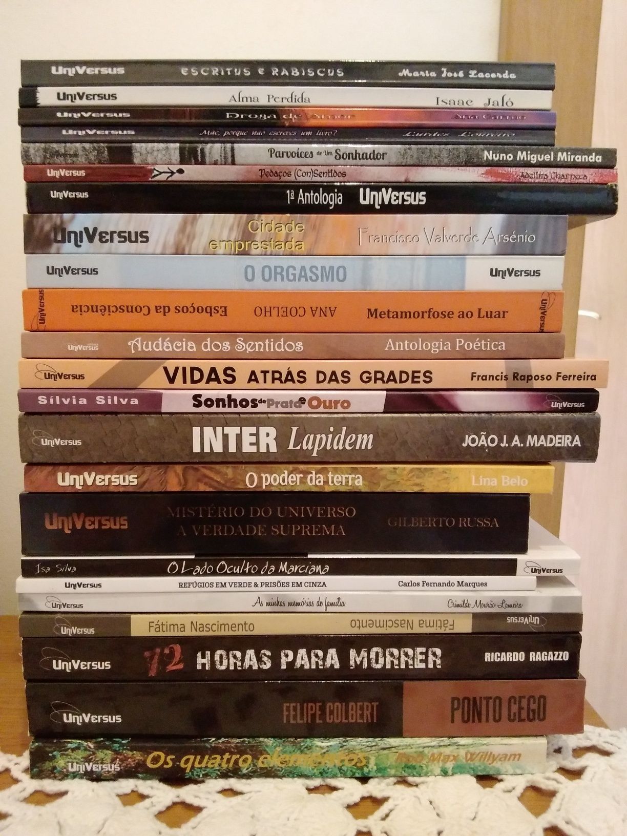 Conjunto 23 livros UniVersus (apenas vendo em pack)
