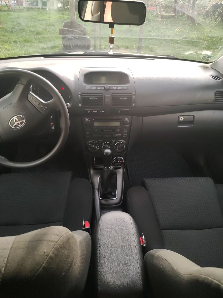 Продам Toyota AVENSIS T25