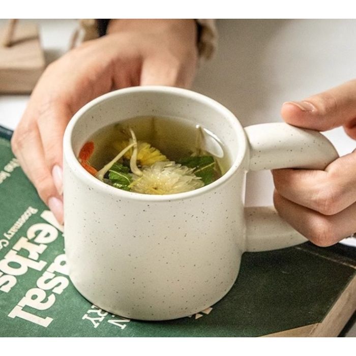 ceramiczny, nakrapiany kubek z uchem 300 ml cup21