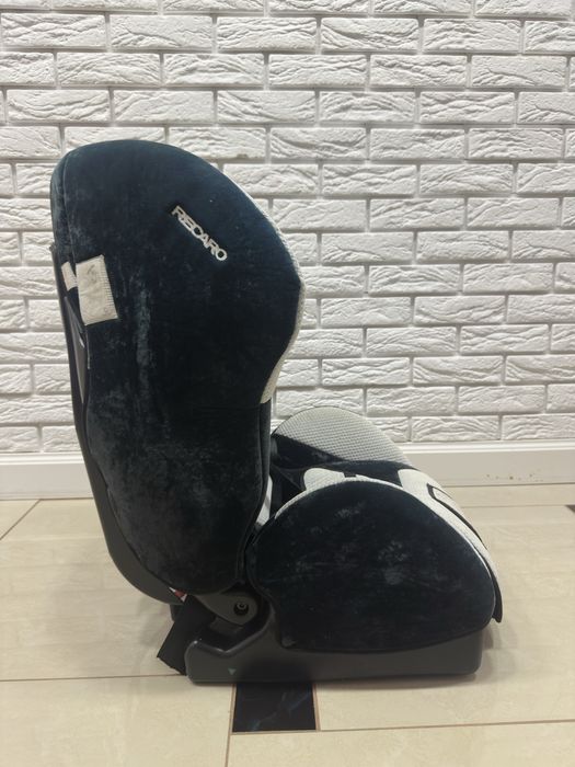 Дитяче автокрісло