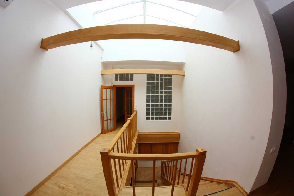 Дворівнева квартира в центрі Одеси