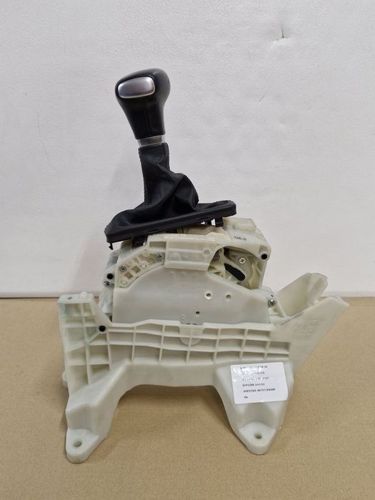 KIA SPORTAGE 4 IV NITRO LEWAREK WYBIERAK ZMIANY BIEGÓW GAŁKA MIESZEK 46701-D4440