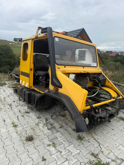 Atrapa maska przód kabina błotnik Mercedes Unimog U90 U110 U130 U140