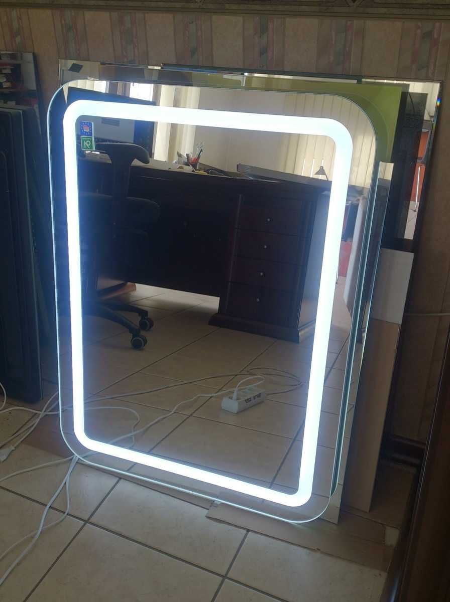 NOWE Lustro ŁAZIENKOWE z Oświetleniem LED Perfekt Plus 60/80cm Wrocław
