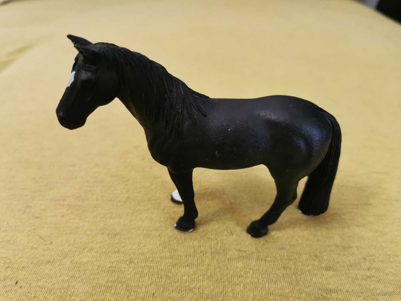 wałach rasy Tennessee Walker Schleich 13832