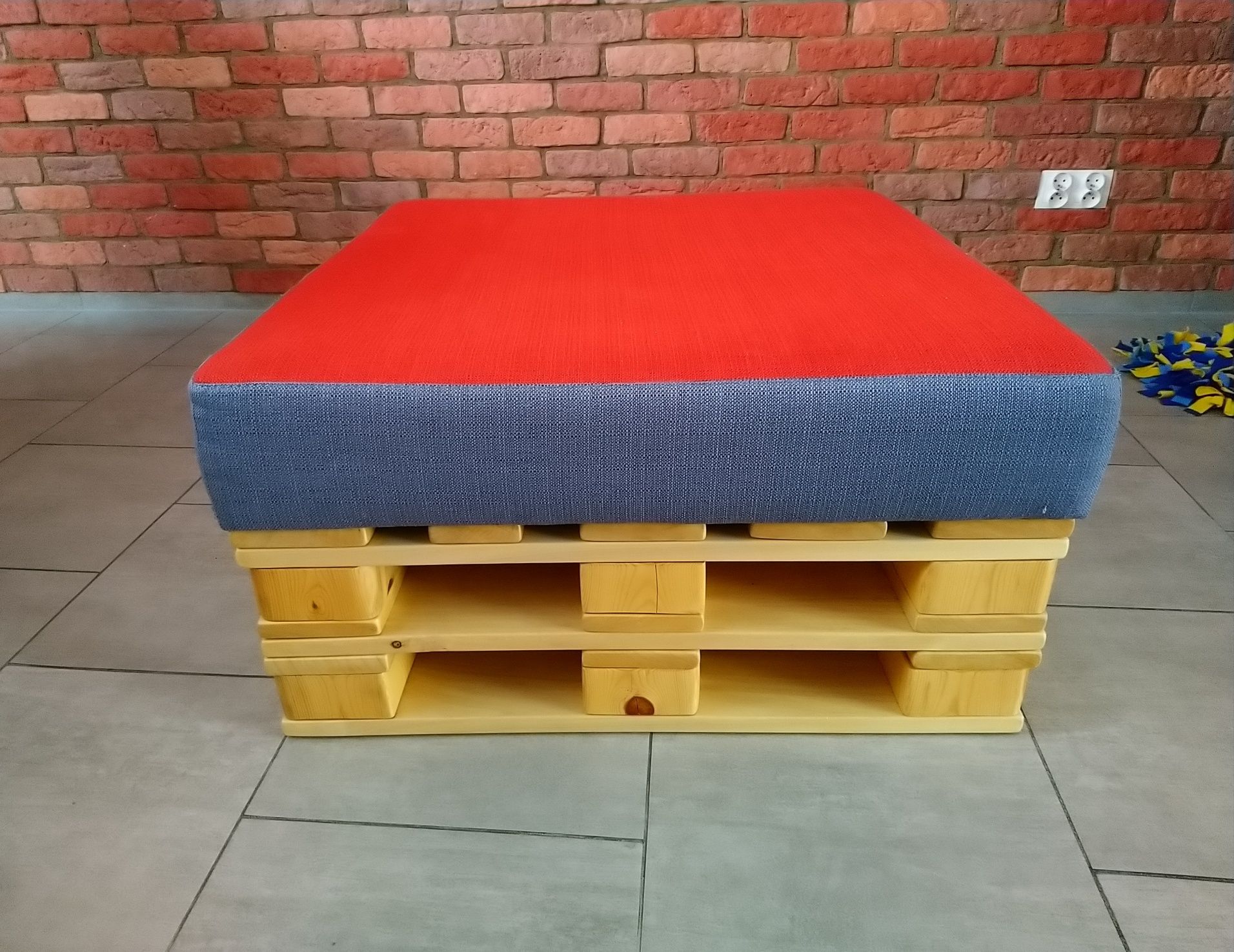 Kostka pufa siedzisko 80x80x43 meble z palet. 2szt. Nowe