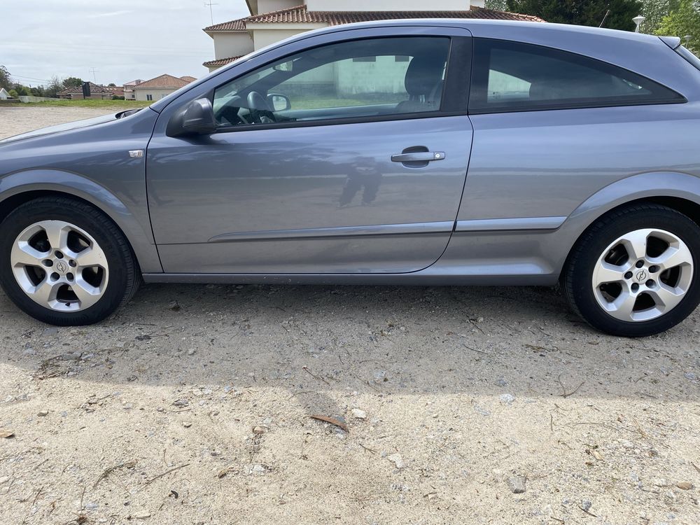 Opel Astra GTC 1.7