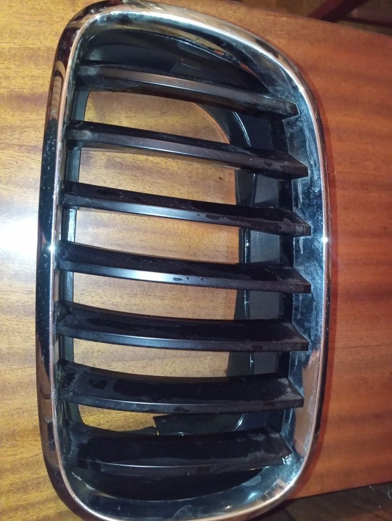 Решітка радіатора BMW