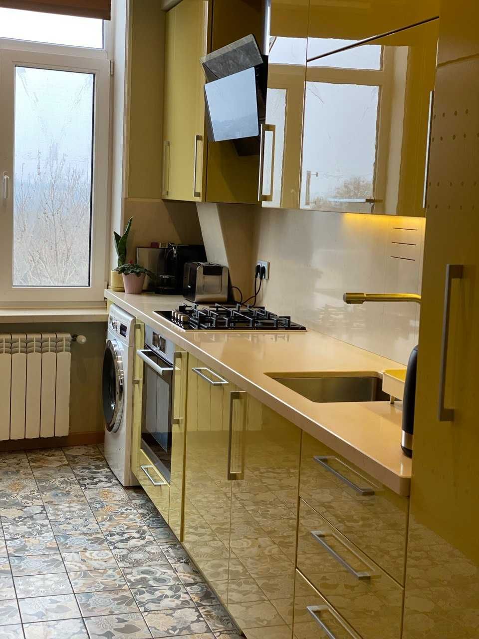 Продам 4-х комнатную квартиру в клубном доме (с авторским дизайном)