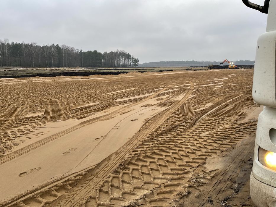 Wymiana gruntu, niwelacja terenu, nasypy, podbudowa