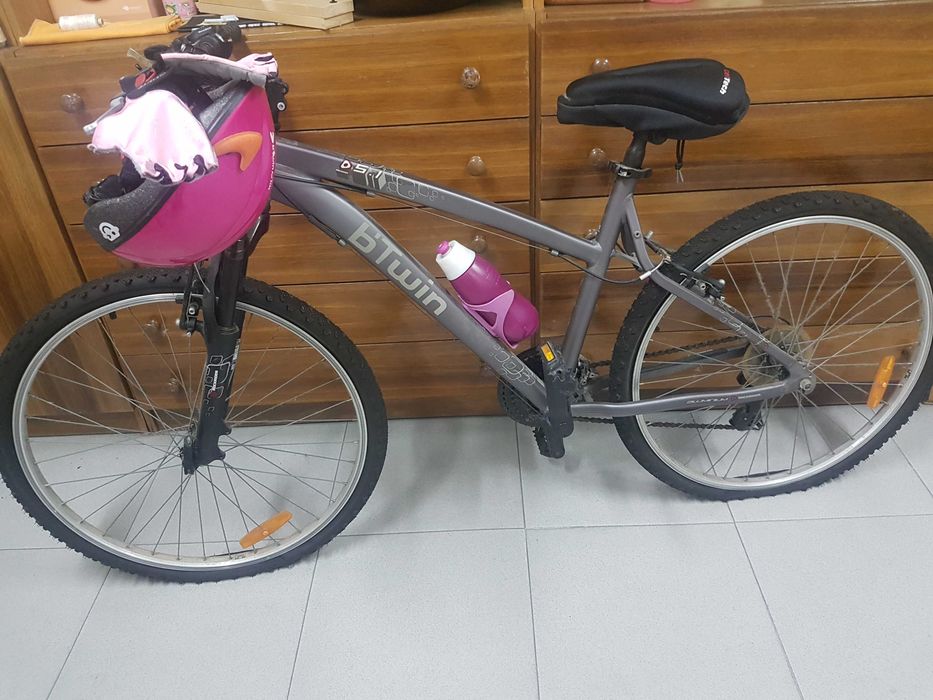 Bicicleta b'Twin Mulher com Capacete e Luvas