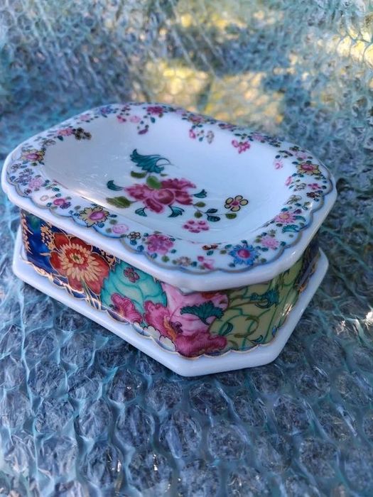 Saleiro Tobacco Leaf Mottahedeh Vista Alegre