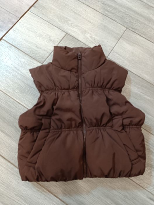 Безрукавка фірми h & m