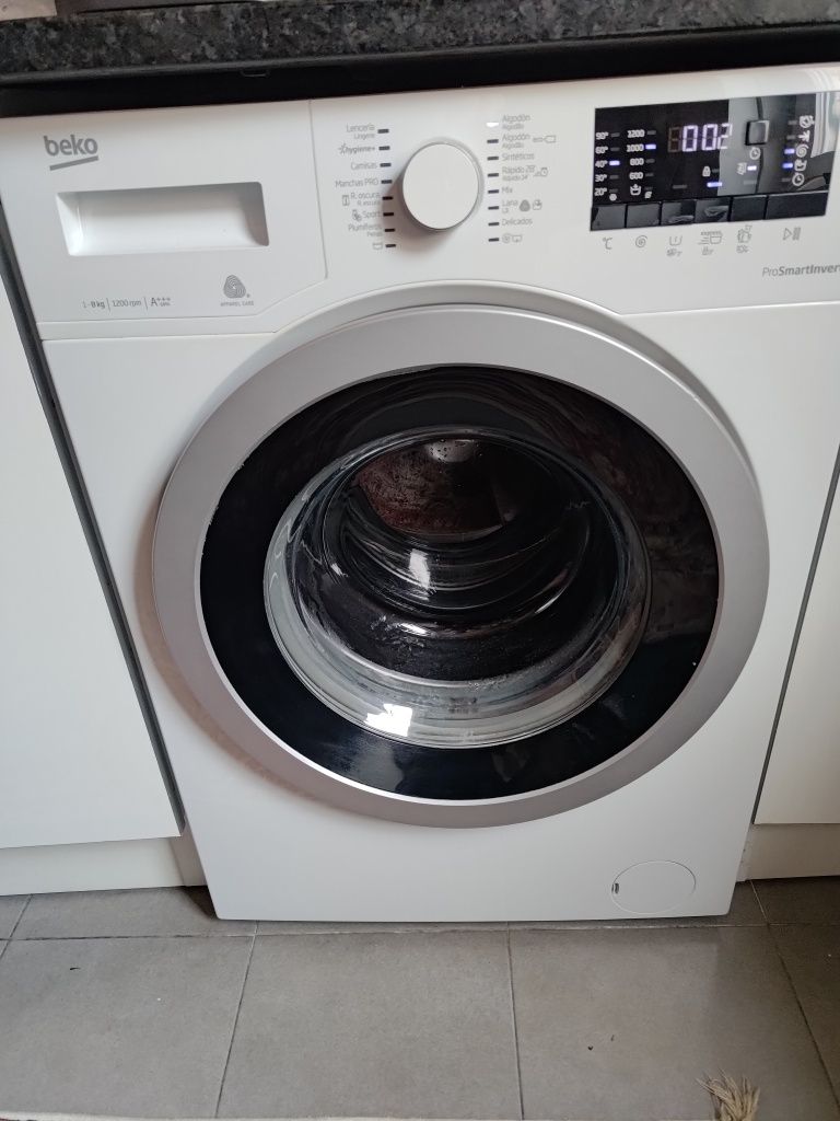 Máquina de Lavar Roupa Beko