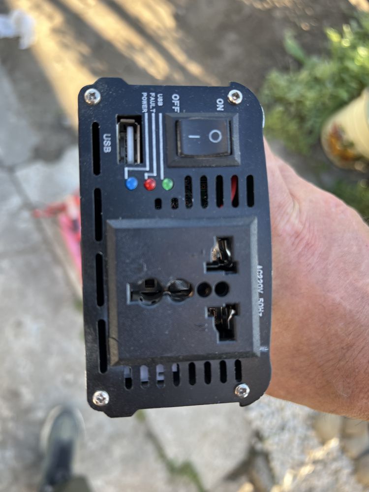 Инвертор 12v220v