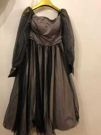 Чорно-бежевое платье в горошек