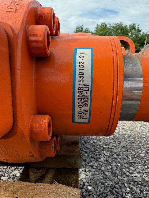 DOOSAN nowy siłownik hydrauliczny do koparki
