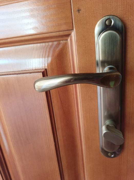 Двері міжкімнатні дерев'яні