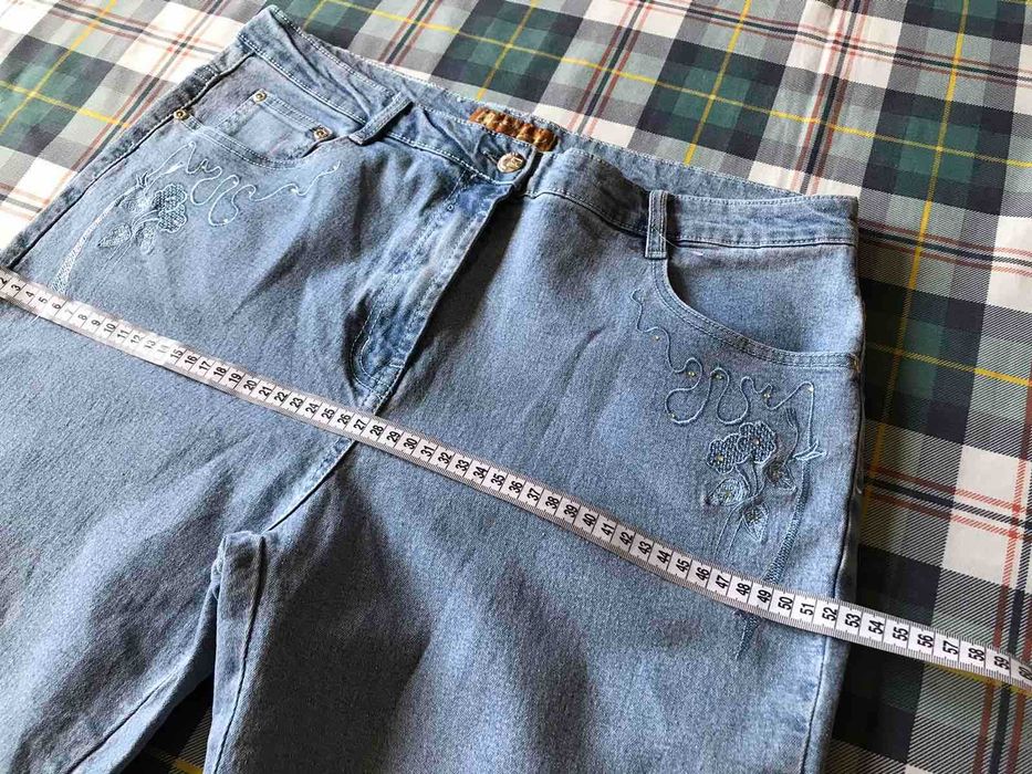 Новые джинсовые бриджи размер 52-54.