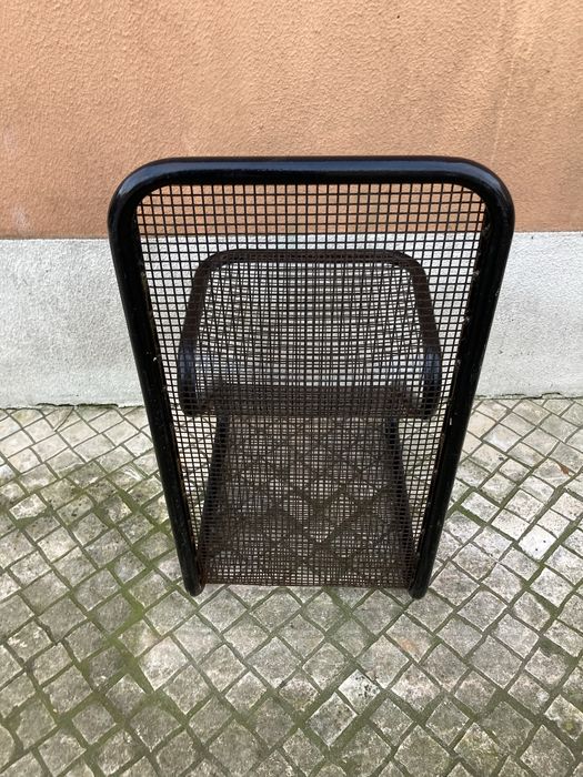 Cadeira em ferro em bom estado