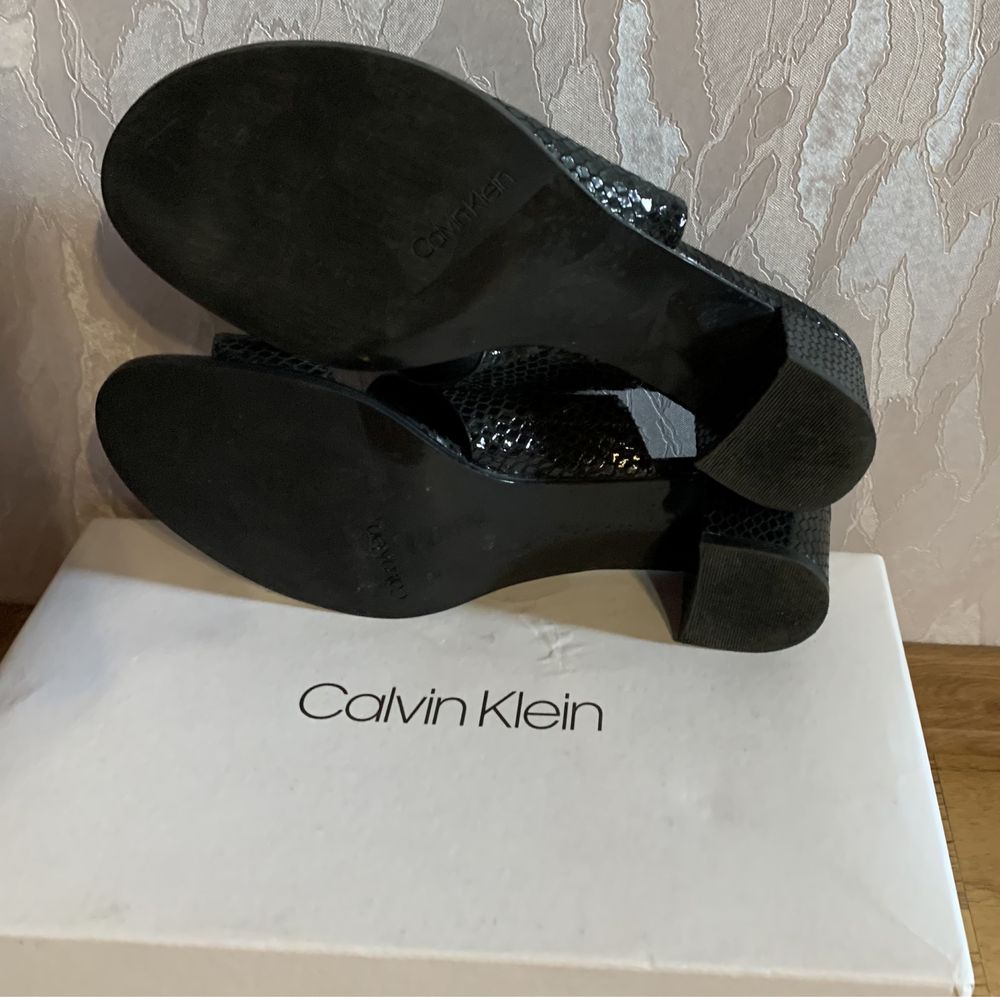 Calvin Klein оригинал ШЛЕПАНЦЫ размер 6.5 на 36,5-37