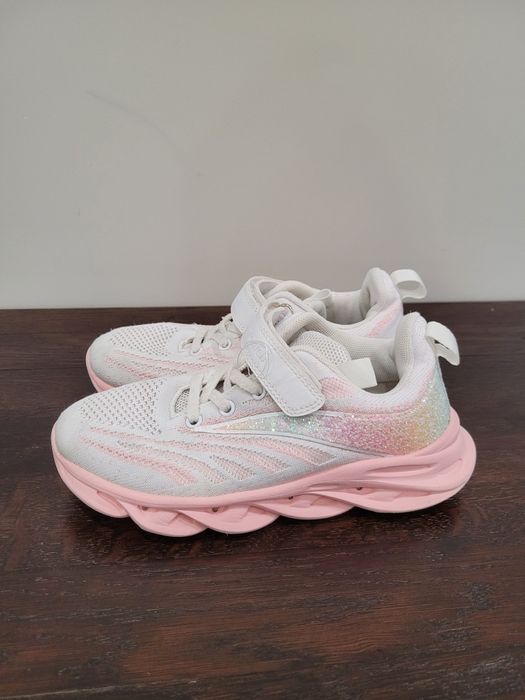 Buty sportowe firmy Sprandi rozmiar 33