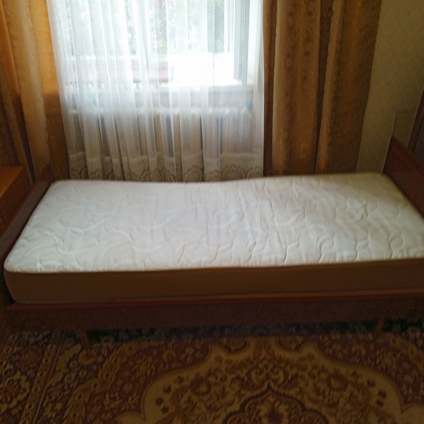 Ліжко односпальна з матрацом