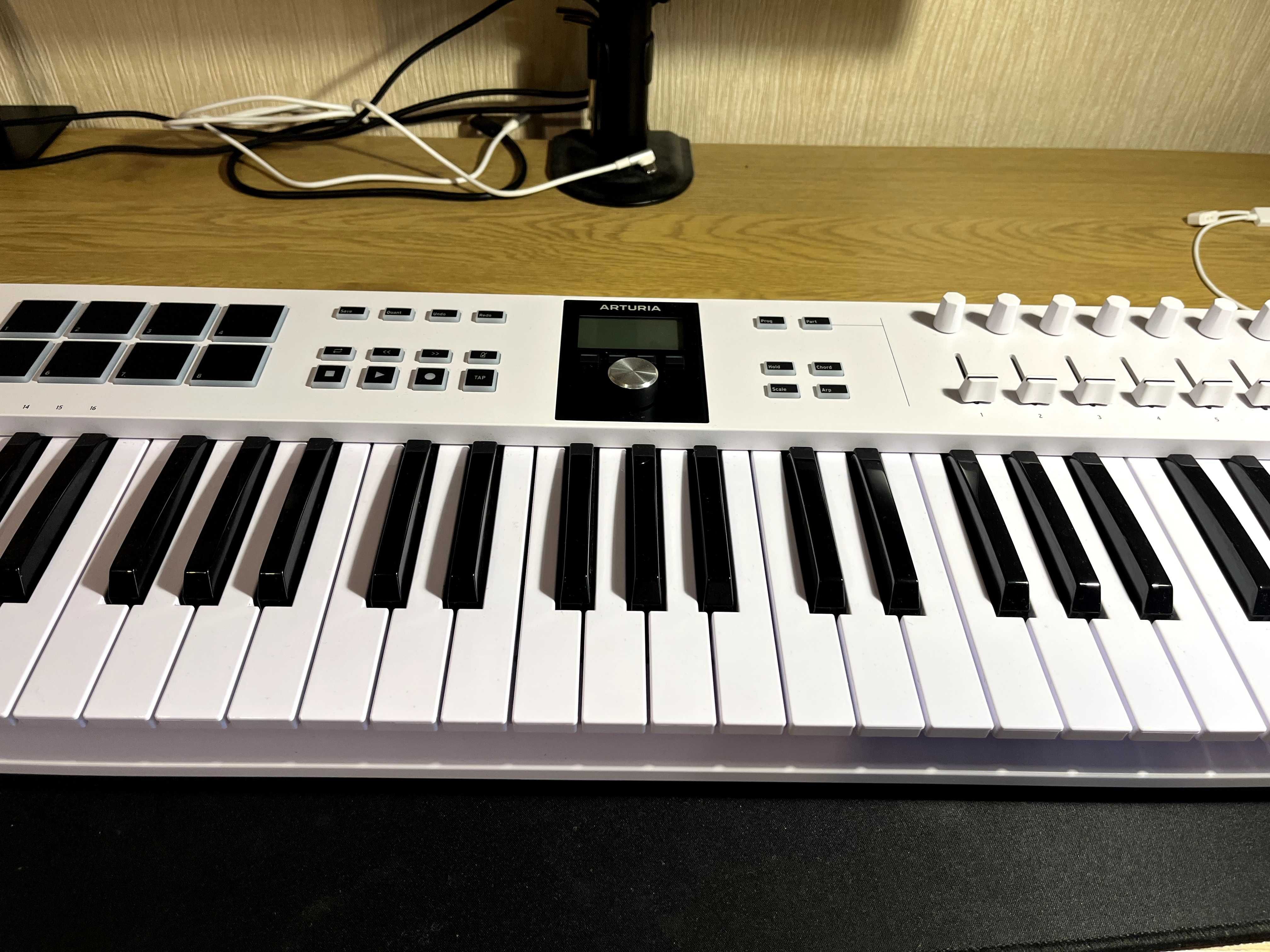 Миди клавиатура arturia keylab essential 61mk3 + педаль в подарок