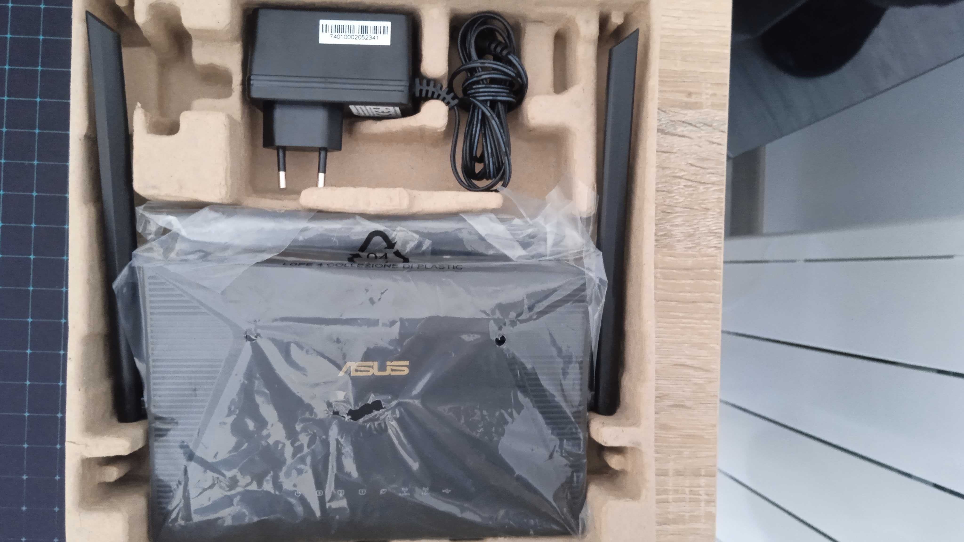 Router Asus RT-AX1800U