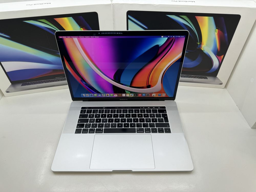 APPLE A1990 MacBook Pro 15 MID 2018 i7-8850H/16GB/512GB/AMD 560X 4GB