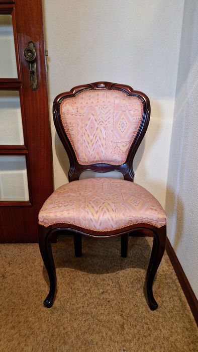 Cadeira Antiga em Madeira