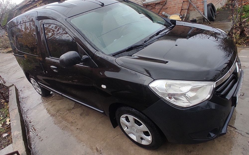 Рено Доккер пасажир