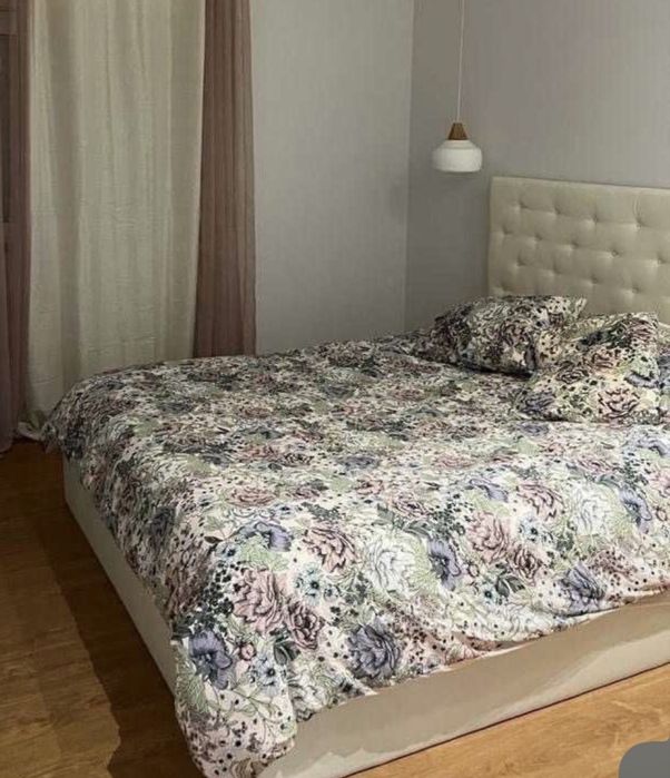 Cama de casal em excelente estado 160x200