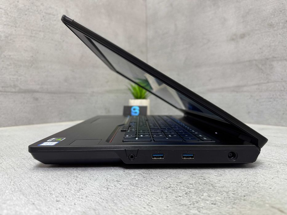 Ігровий ноутбук Fujitsu H780/i7-8750H/15.6"/32gb ddr4/512 ssd/Nvidia