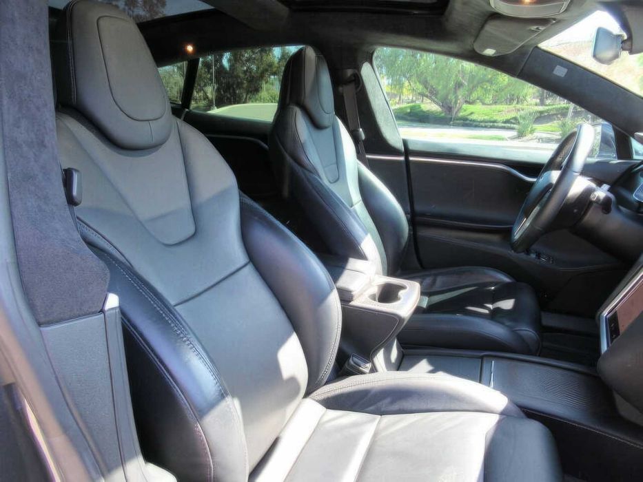 Tesla Model S 75D      2017