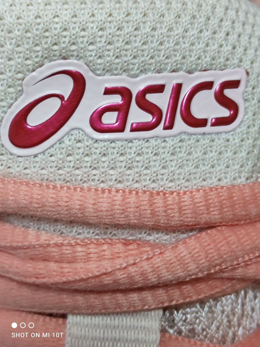 Жіночі кросівки ASICS