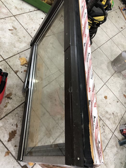 Okno dachowe z okuciem