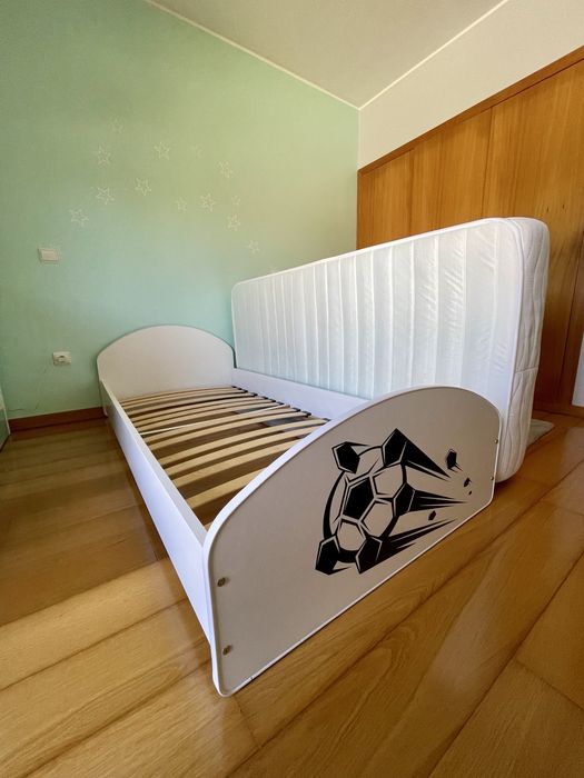 Cama com colchão 90x200cm