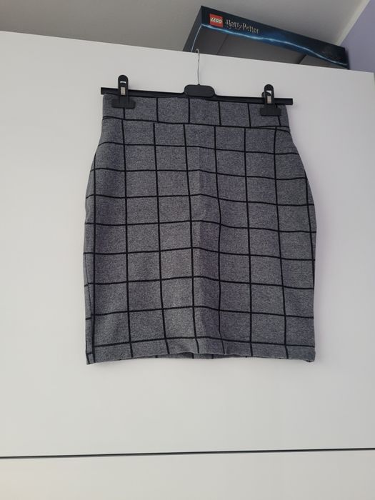 Szara spódnica w kratkę ołówkowa Reserved S 36