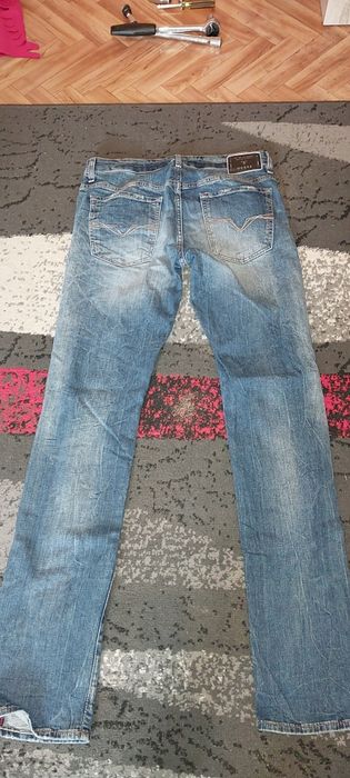 Spodnie męskie guess i buty Hugo boss