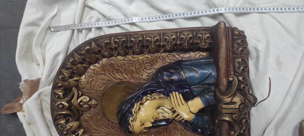 Quadro N.ª Sra. com relevo trabalhado - antiguidade