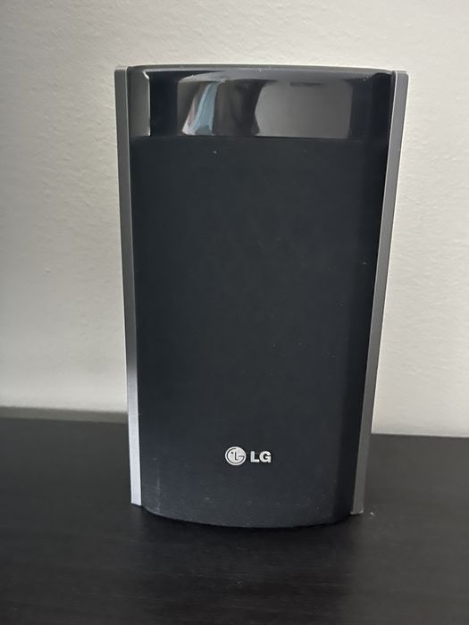 Sistema de som LG - 4 colunas e subwoofer e DVD