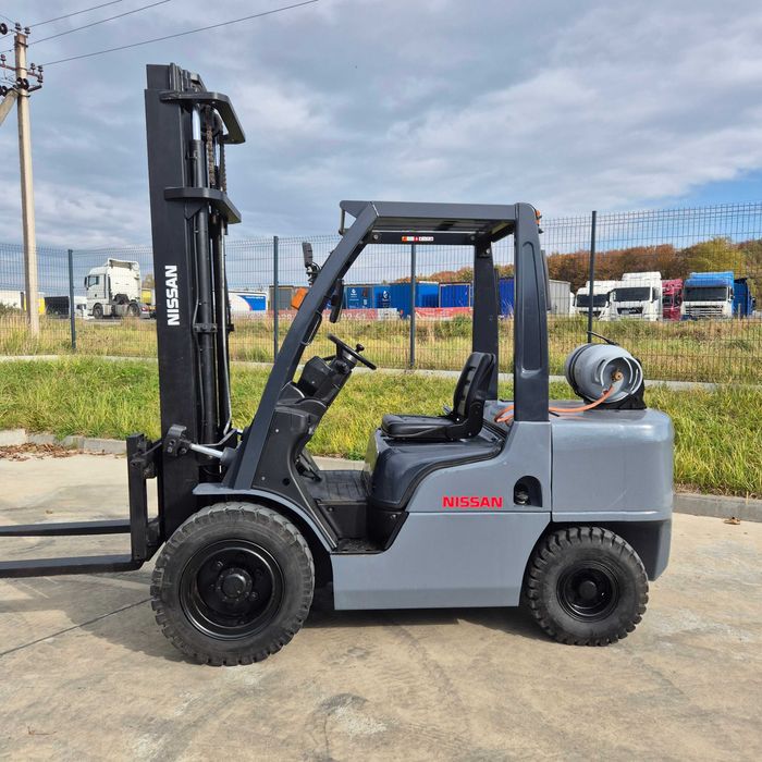 Навантажувач Nissan 3,5 тон 2013р.