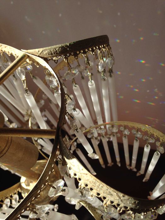 Candeeiro antigo com cristais